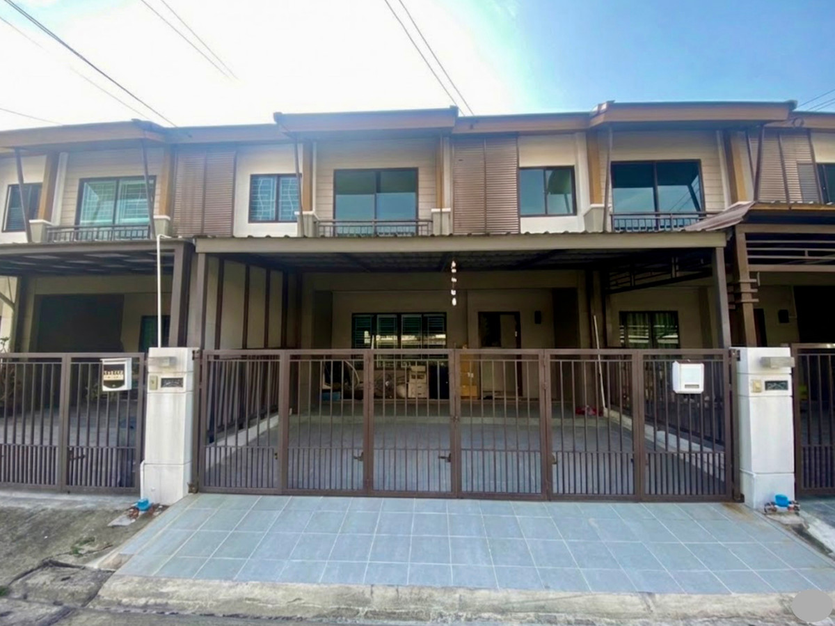 ขายทาวน์โฮมพัฒนาการ ศรีนครินทร์ : ขายทาวน์โฮม 2 ชั้น Pruksa Ville 73 พัฒนาการ 38 | บ้านหน้ากว้าง พื้นที่เยอะ ตกแต่งได้ตามสไตล์คุณ โอกาสดีสำหรับผู้ที่กำลังมองหาบ้านทำเลเมืองในย่านพัฒนาการ