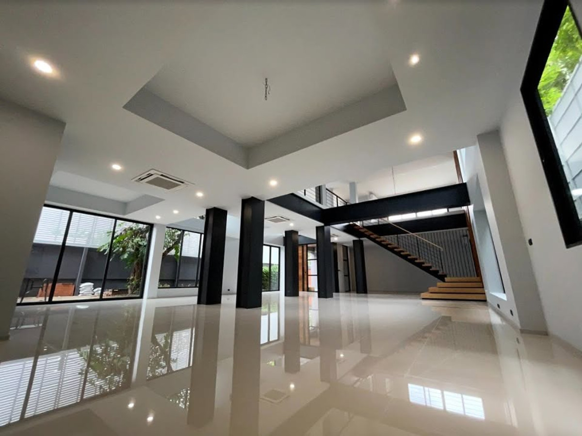 HouseSukhumvit, Asoke, Thonglor : For Sale / Rent – Modern 3-Storey Single House with Private Pool | Sukhumvit 71