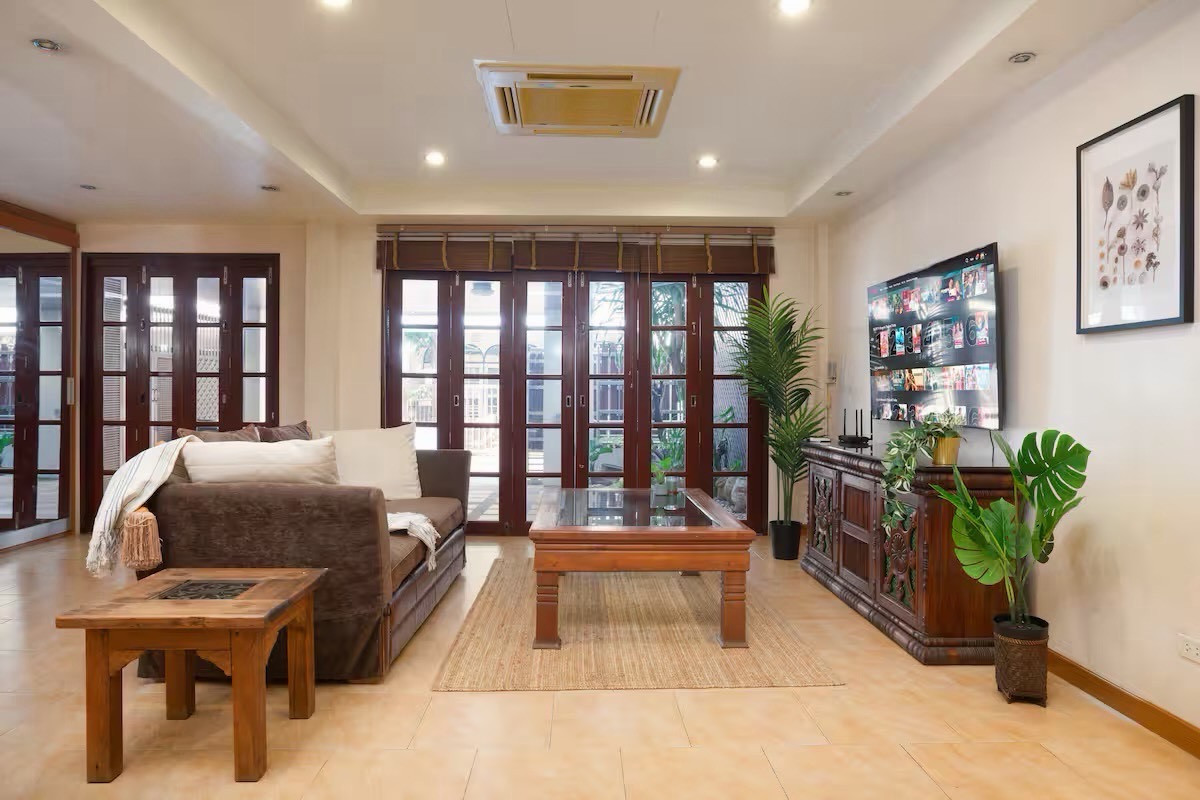 TownhomeSukhumvit, Asoke, Thonglor : Townhouse for Sale and Rent Sukhumvit 39 Phrom Phong near BTS Phrom Phong 4 Bedroom 440 sqm close to EmQuartier Emporium Samitivej Hospital