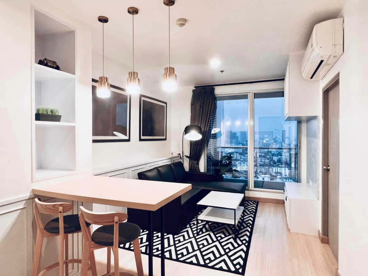 For RentCondoLadprao, Central Ladprao : For rent, Life @ Lat Phrao 18, near MRT Lat Phrao, price 20,000 baht.