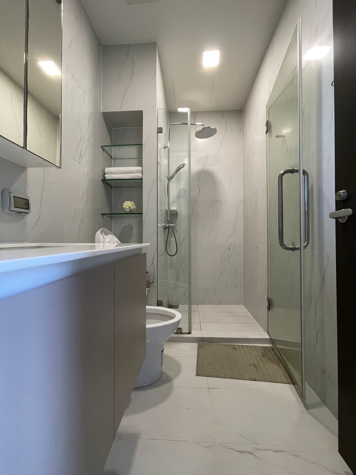 ให้เช่าคอนโดพระราม 9 เพชรบุรีตัดใหม่ RCA : ให้เช่า ชีวาทัย เรสซิเดนซ์ อโศก ใกล้ MRT พระราม 9 ราคา 24,000 บาท