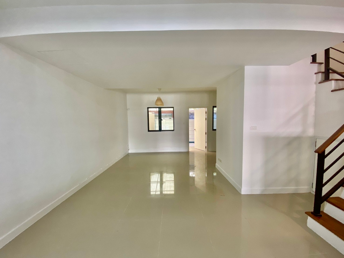 For SaleTownhomePattanakan, Srinakarin : For Sale: 2-Storey Townhome at Pruksa Ville 73 Pattanakarn 38 | Wide Frontage | Extra Space | Design It Your Way