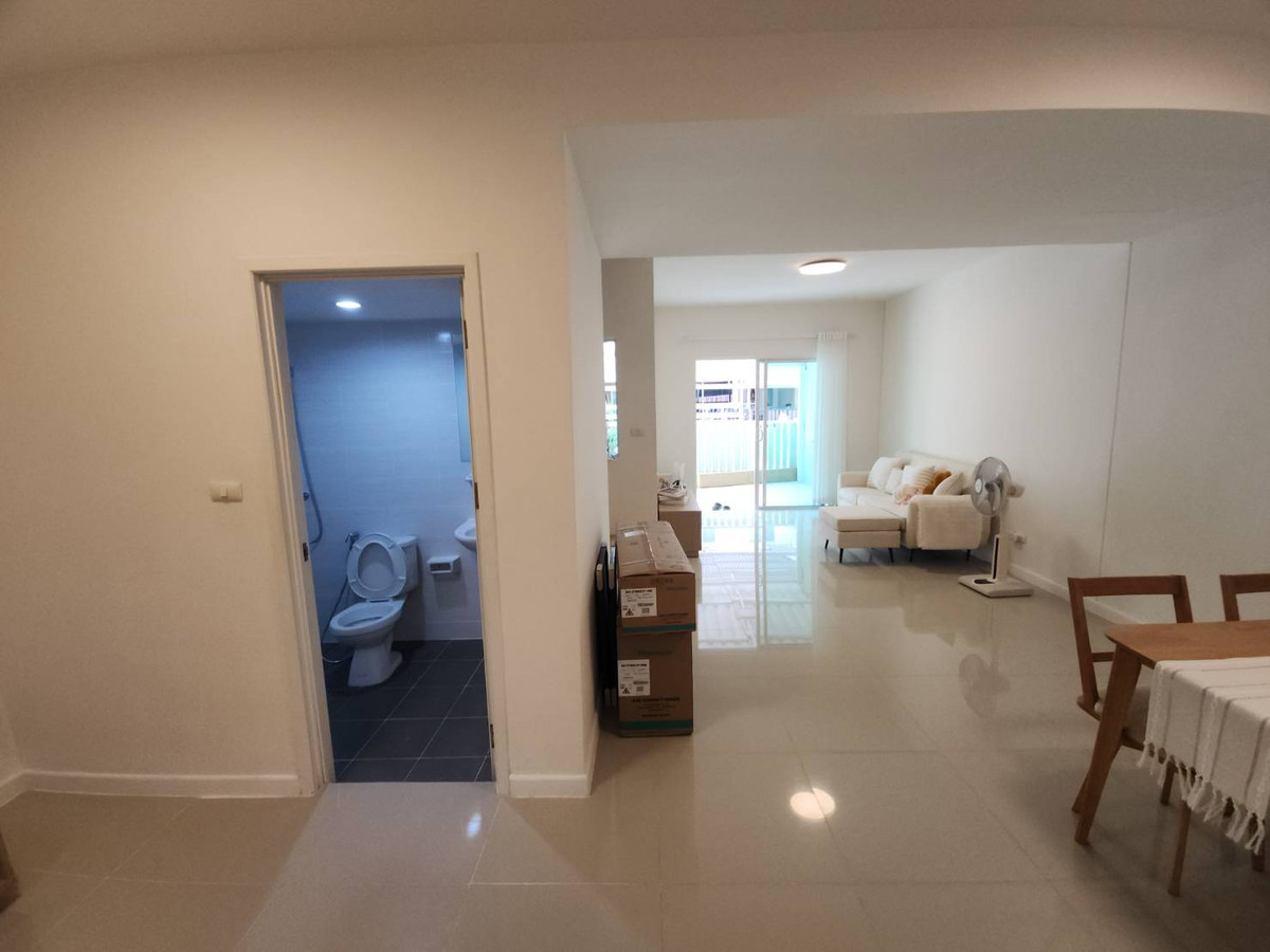 For RentTownhomeRama 2, Bang Khun Thian : Townhome for rent, Pruksa Ville 53/2, near Lotus Rama 2, only 8 minutes.