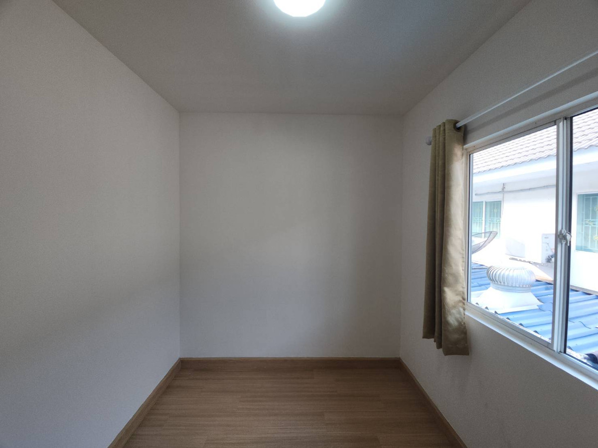 For RentTownhomeRama 2, Bang Khun Thian : Townhome for rent, Pruksa Ville 53/2, near Lotus Rama 2, only 8 minutes.