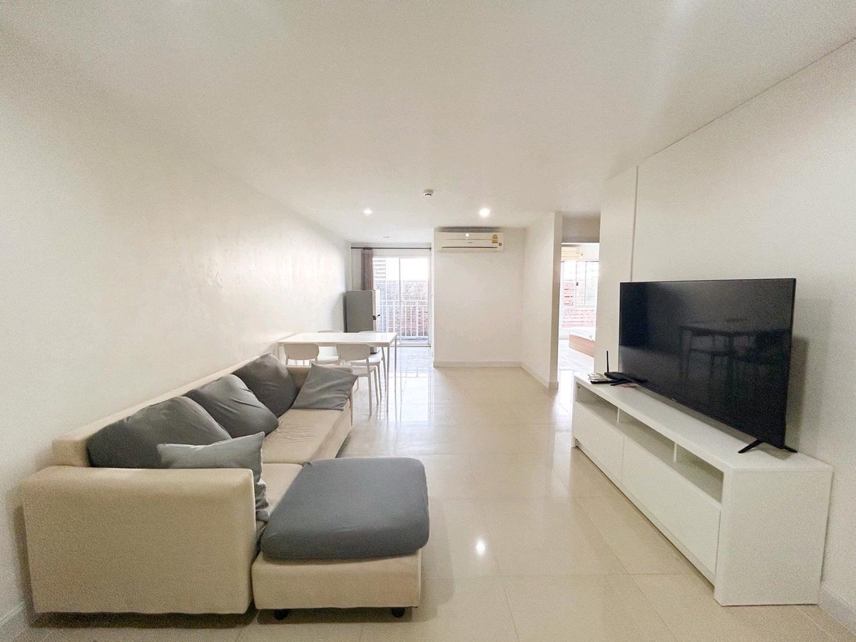 For RentCondoOnnut, Udomsuk : Very large room for rent, 2 bedrooms, 1 bathroom, Regent Home 9 Sukhumvit 64