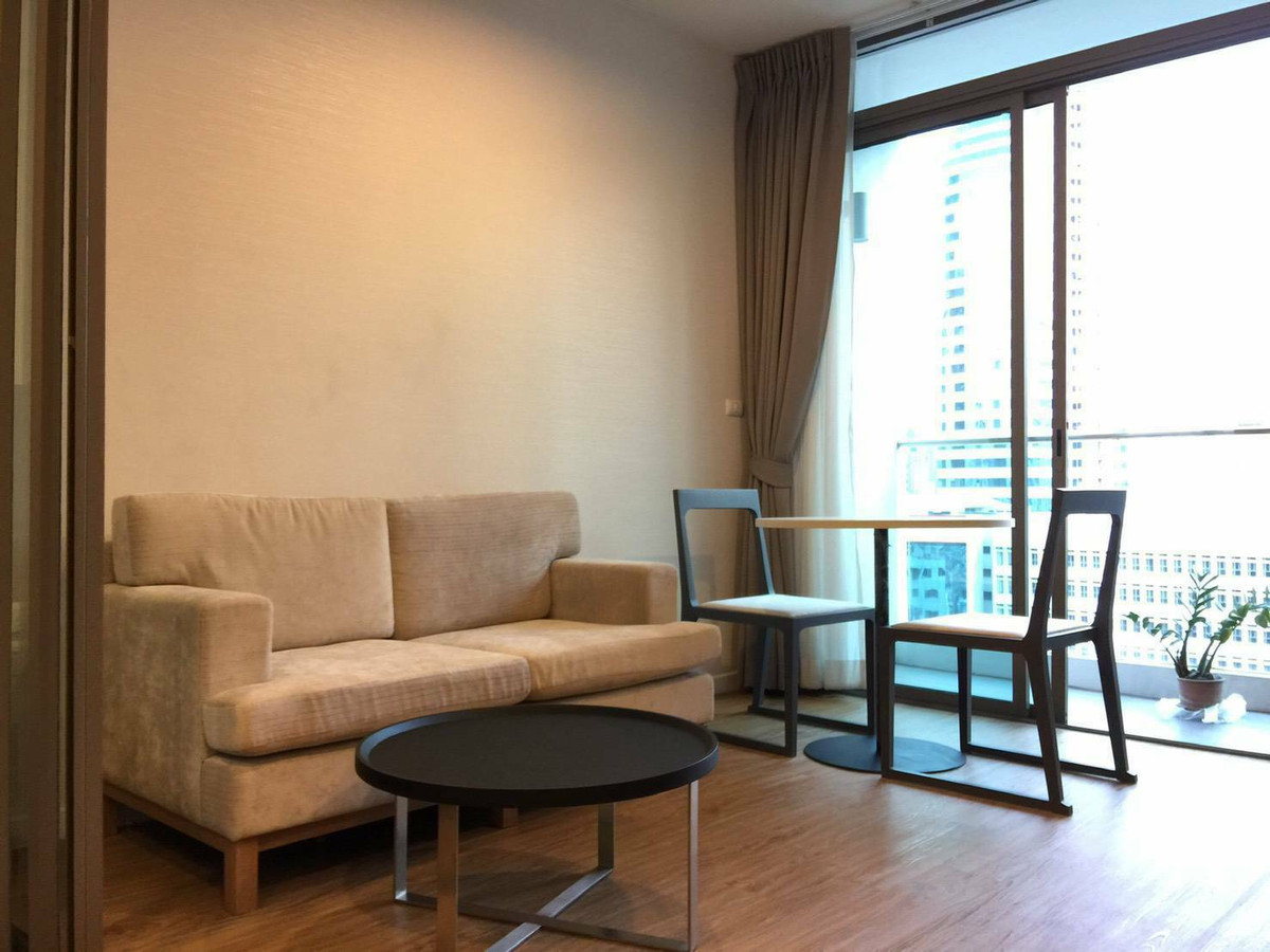 For RentCondoSilom, Saladaeng, Bangrak : For rent! Siamese Surawong, 10th floor+, beautiful room, fully furnished, near BTS Saladaeng.