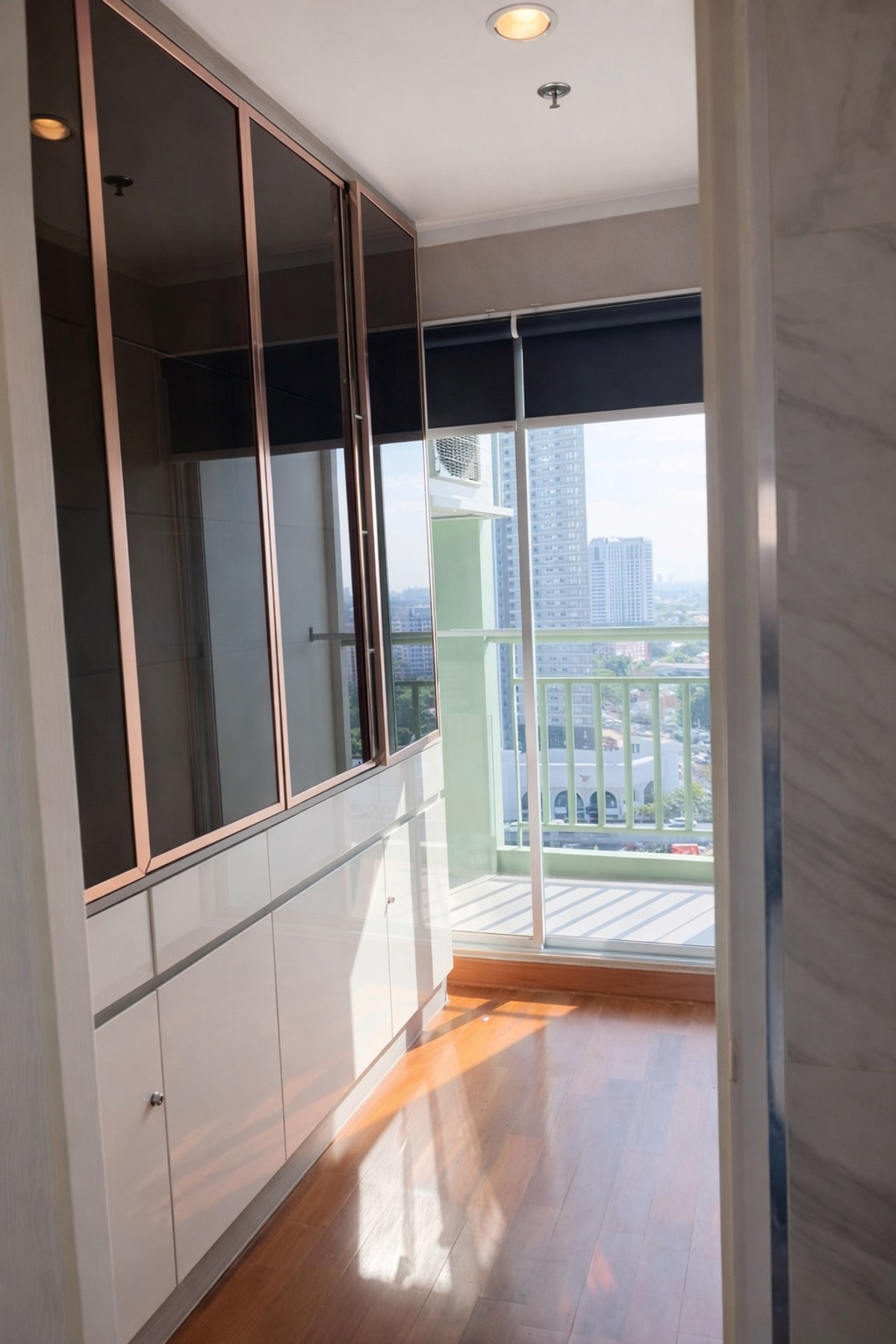 For RentCondoPattanakan, Srinakarin : For rent: Lumpini CondoTown Srinakarin – Hua Mak Station, specially decorated room, corner room, beautiful view.