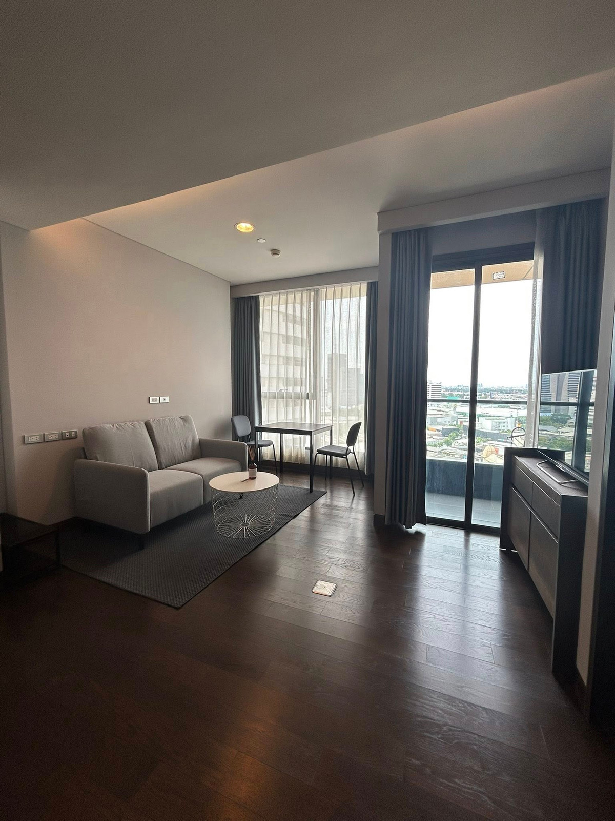 ขายคอนโดสุขุมวิท อโศก ทองหล่อ : ขายคอนโด The Lumpini 24 ราคา 7,815,000 บาท [JZs260207]