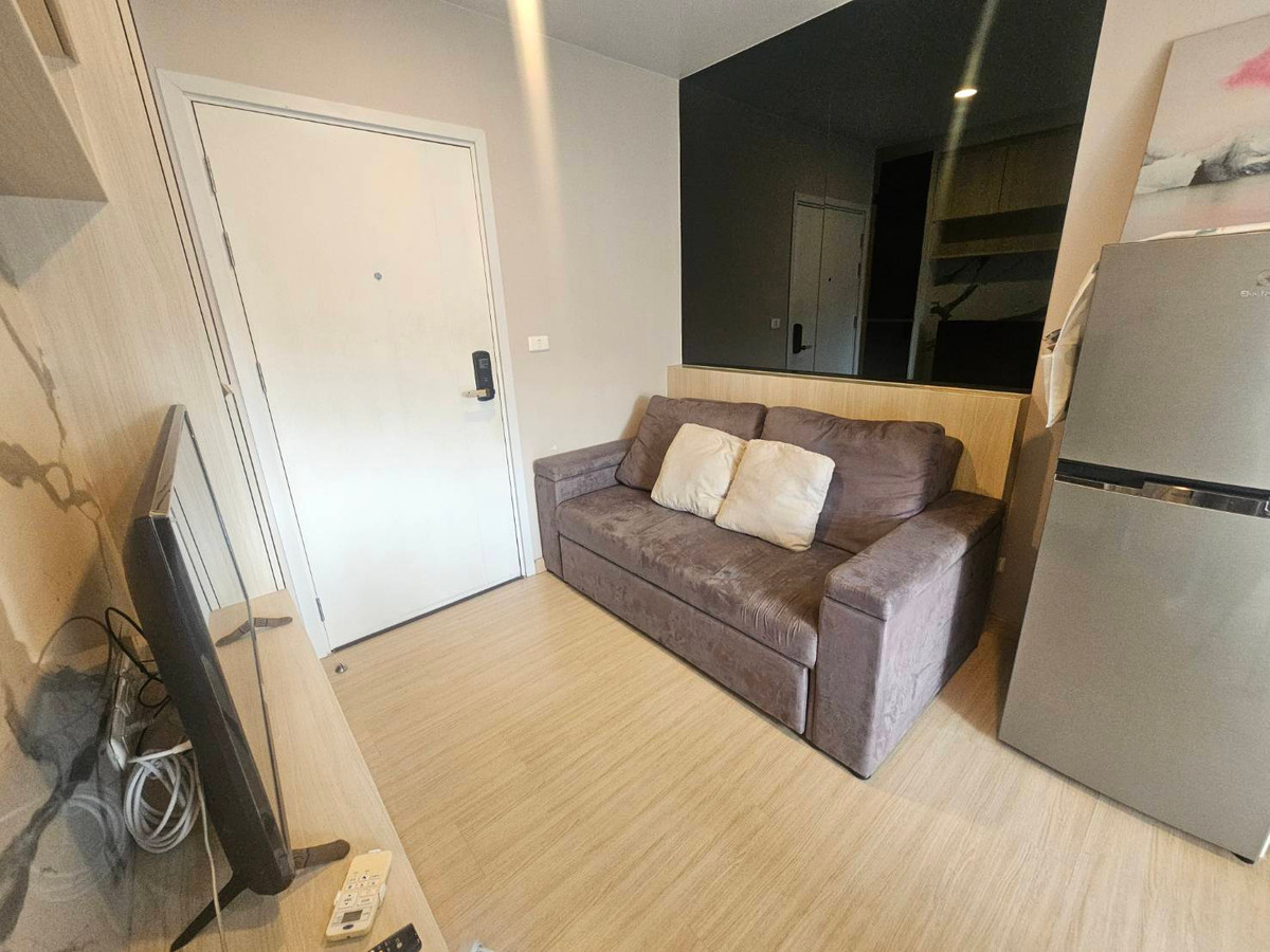 For RentCondoOnnut, Udomsuk : Beautifully decorated room available, cheap for rent, 1 bedroom, 1 bathroom, The Tree On Nut Station.