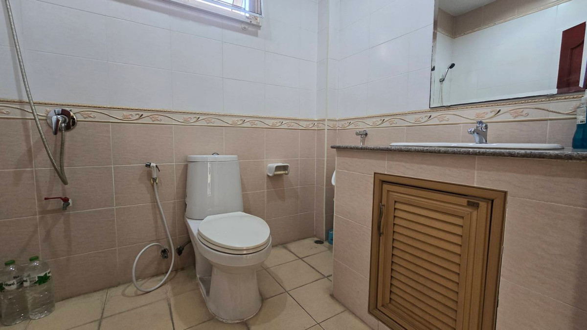 For SaleHousePathum Thani,Rangsit, Thammasat : 2-story detached house for sale, Than Mankong Village 1, Khlong Nueng, Khlong Luang, Pathum Thani, area 54.3 square wah, usable area 193 square meters, 3 bedrooms, 3 bathrooms, parking for 2 cars in the house.