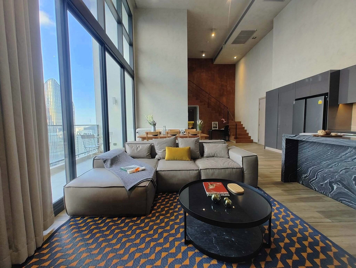 ให้เช่าคอนโดสุขุมวิท อโศก ทองหล่อ : The Lofts Asoke – Penthouse Unit