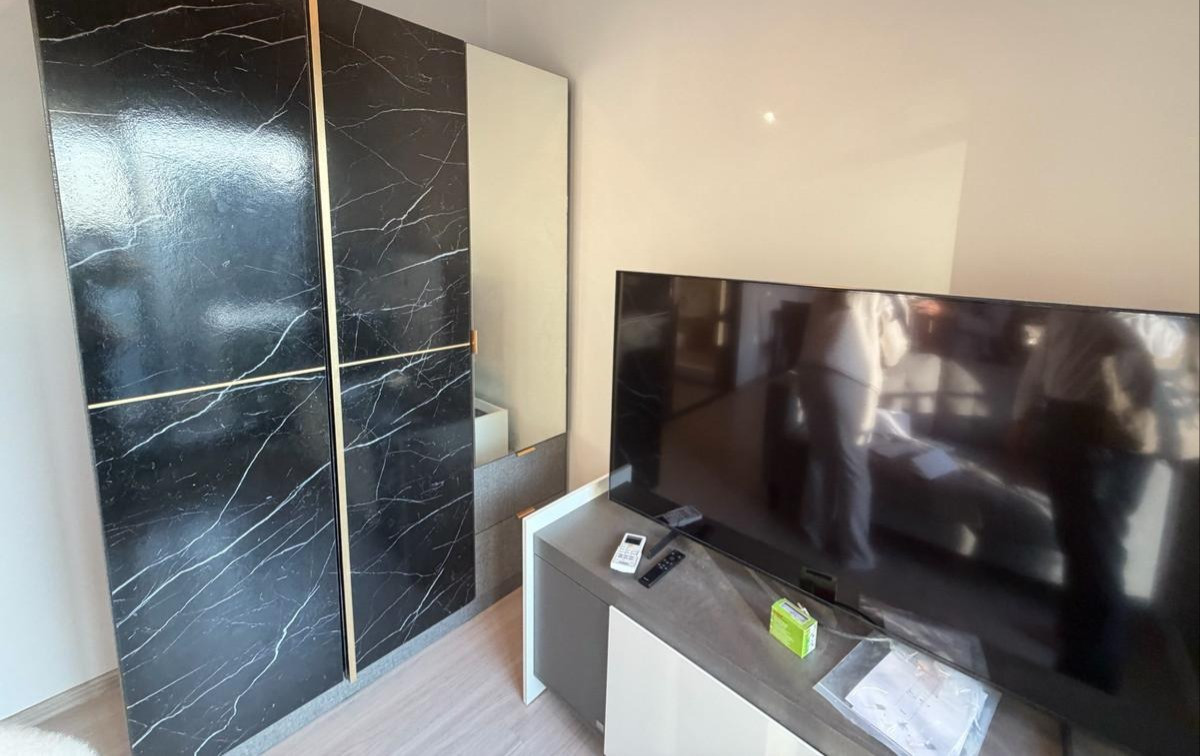 For RentCondoRama9, Petchburi, RCA : 15k🔥Special price Condo for rent near MRT Rama 9 | Life asoke rama9 | New CBD location surrounded by department stores.