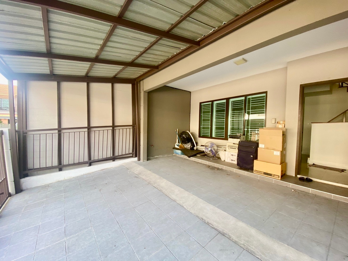 For SaleTownhomePattanakan, Srinakarin : For Sale: 2-Storey Townhome at Pruksa Ville 73 Pattanakarn 38 | Wide Frontage | Extra Space | Design It Your Way