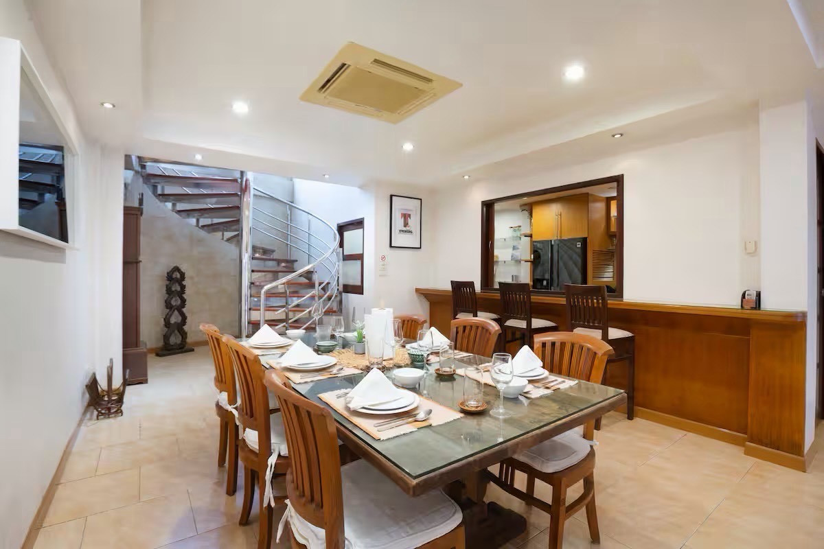 TownhomeSukhumvit, Asoke, Thonglor : Townhouse for Sale and Rent Sukhumvit 39 Phrom Phong near BTS Phrom Phong 4 Bedroom 440 sqm close to EmQuartier Emporium Samitivej Hospital