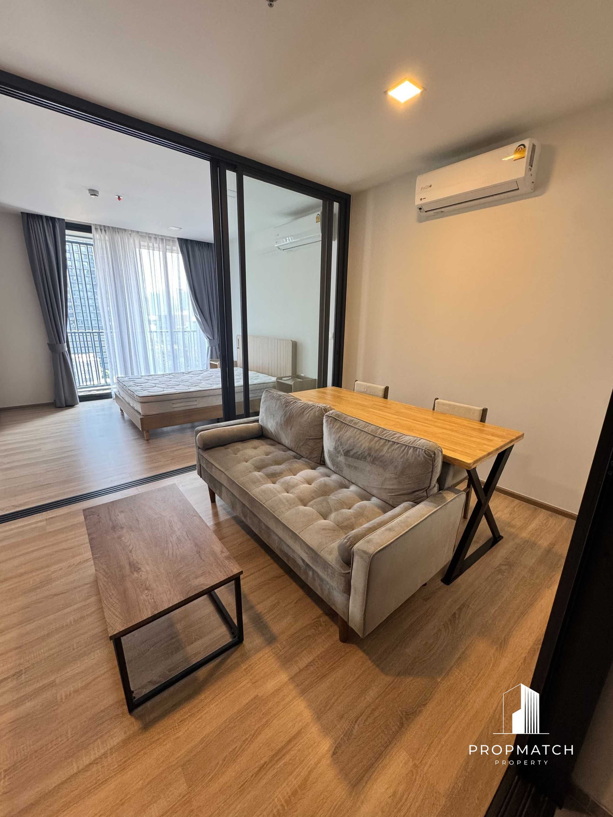 For RentCondoRatchathewi,Phayathai : ✨Flash Deal ✨ XT Phayathai (1Bed 1Bath 42SQM.) ready to move in! Only 22,000 baht per month Tel.0981315848 @propmatch