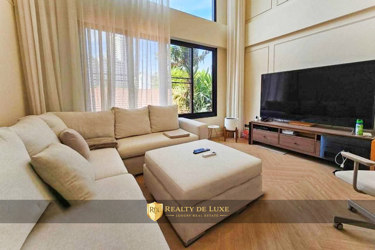 For RentHouseSukhumvit, Asoke, Thonglor : 𝐅𝐨𝐫 𝐑𝐞𝐧𝐭 𝐓𝐨𝐰𝐧𝐡𝐨𝐦𝐞 𝐢𝐧 𝐒𝐮𝐤𝐡𝐮𝐦𝐯𝐢𝐭 𝟒𝟗, 𝐟𝐮𝐥𝐥𝐲 𝐟𝐮𝐫𝐧𝐢𝐬𝐡𝐞𝐝 𝐚𝐧𝐝 𝐫𝐞𝐚𝐝𝐲 𝐭𝐨 𝐦𝐨𝐯𝐞 𝐢𝐧!