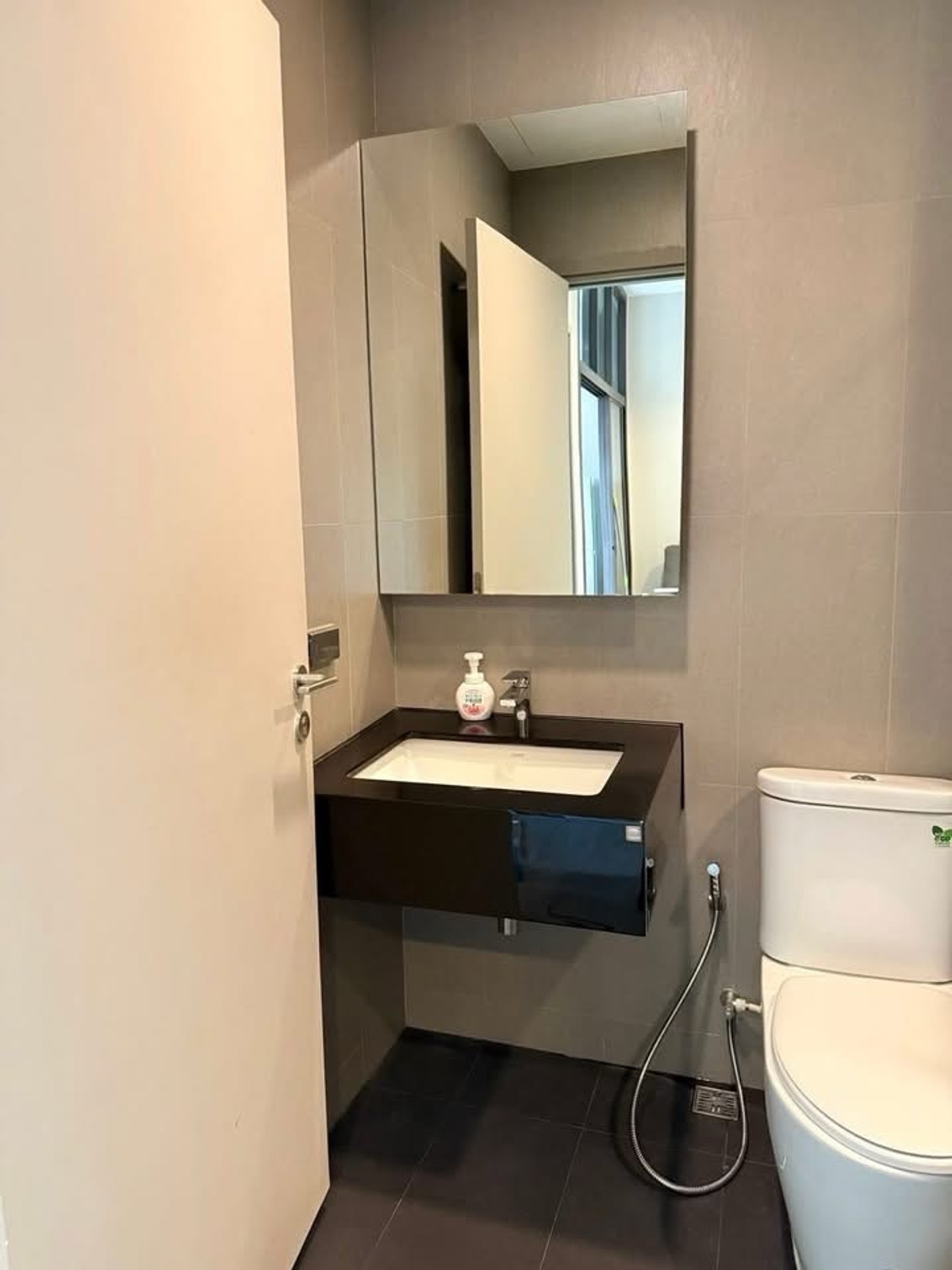 For RentCondoLadprao, Central Ladprao : 🏢 For rent 𝗪𝗵𝗶𝘇𝗱𝗼𝗺 𝗔𝘃𝗲𝗻𝘂𝗲 𝗥𝗮𝘁𝗰𝗵𝗮𝗱𝗮-𝗟𝗮𝗱𝗽𝗿𝗮𝗼✨Whizdom Avenue Ratchada - Lat Phrao

💰 Rent 19,000 baht / month

✨ Beautiful room, ready to move in.
Closed kitchen next to balcony Good ventilation