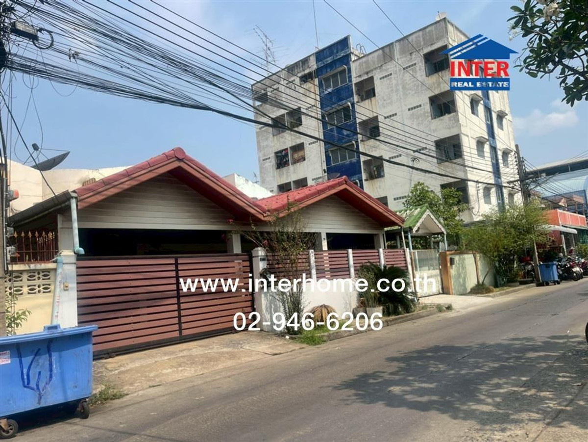 For SaleHousePathum Thani,Rangsit, Thammasat : 2-story detached house, 60 sq m, Phatthana Village, Soi 7, near Si Mum Mueang Market. Soi Phahonyothin 77 (Soi Talat Si Mum Mueang) Phahon Yothin Road, Lam Luk Ka, Pathum Thani