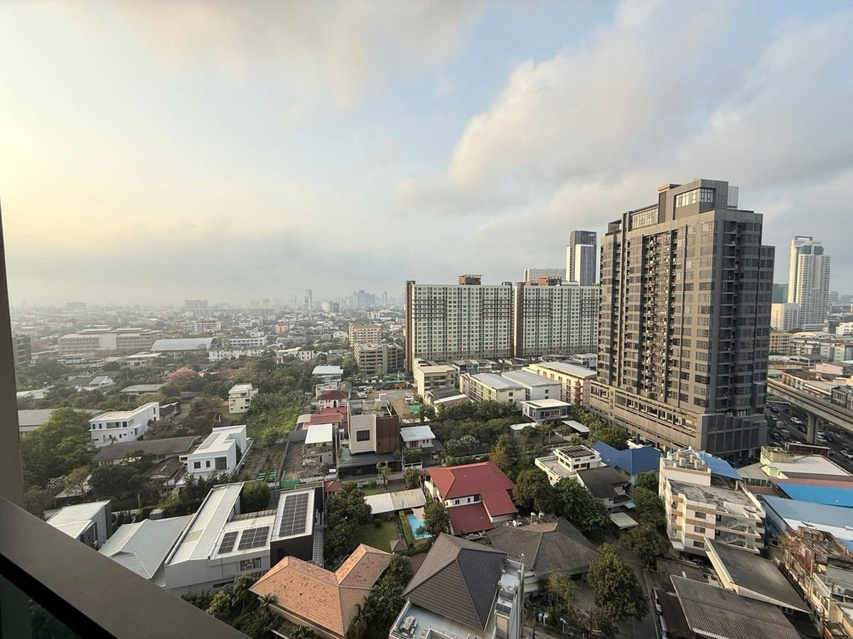 For RentCondoKasetsart, Ratchayothin : 🏢 For rent: Lumphini Park Phahon 32

Beautiful room, good location, convenient travel, suitable for both work and study🍃

💰 Price 13,500 baht / month
✨ Ready to move in