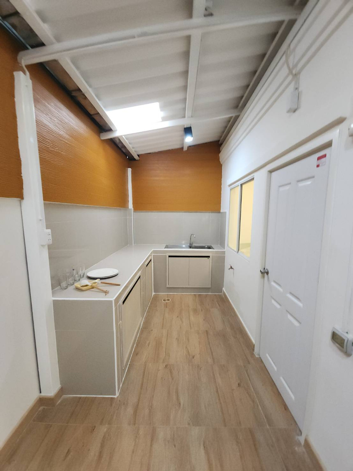 For RentTownhomeRama 2, Bang Khun Thian : Townhome for rent, Pruksa Ville 53/2, near Lotus Rama 2, only 8 minutes.