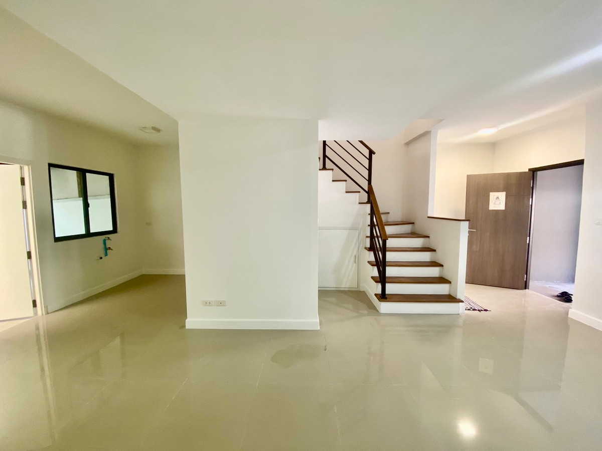 For SaleTownhomePattanakan, Srinakarin : For Sale: 2-Storey Townhome at Pruksa Ville 73 Pattanakarn 38 | Wide Frontage | Extra Space | Design It Your Way