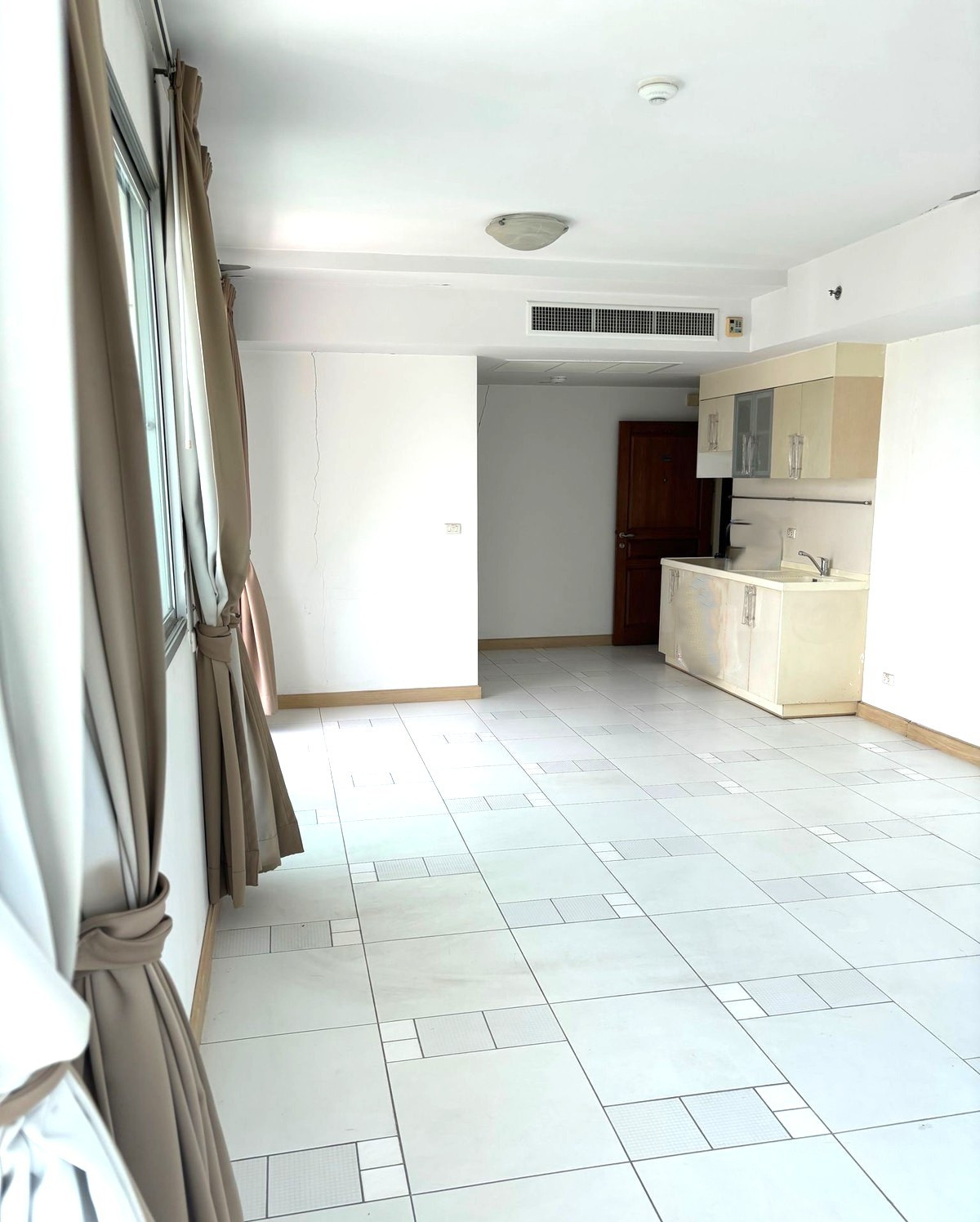 ขายคอนโดวงเวียนใหญ่ เจริญนคร : ขายด่วน! ศุภาลัย ริเวอร์ เพลส เจริญนคร 44 ตร.ม. ราคาดีเพียง 2.4 ล้าน