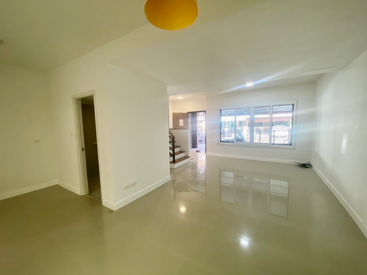 For SaleTownhomePattanakan, Srinakarin : For Sale: 2-Storey Townhome at Pruksa Ville 73 Pattanakarn 38 | Wide Frontage | Extra Space | Design It Your Way