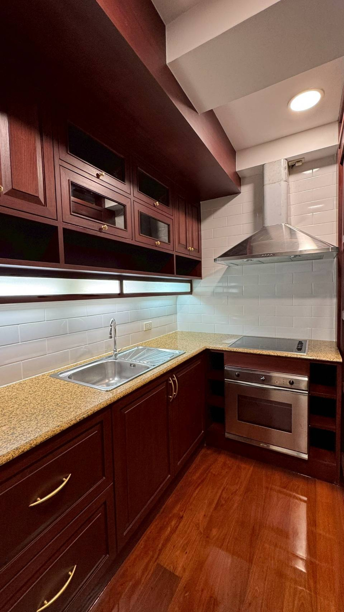 For RentCondoSukhumvit, Asoke, Thonglor : Asoke Towers Condominium Luxury Room for Rent