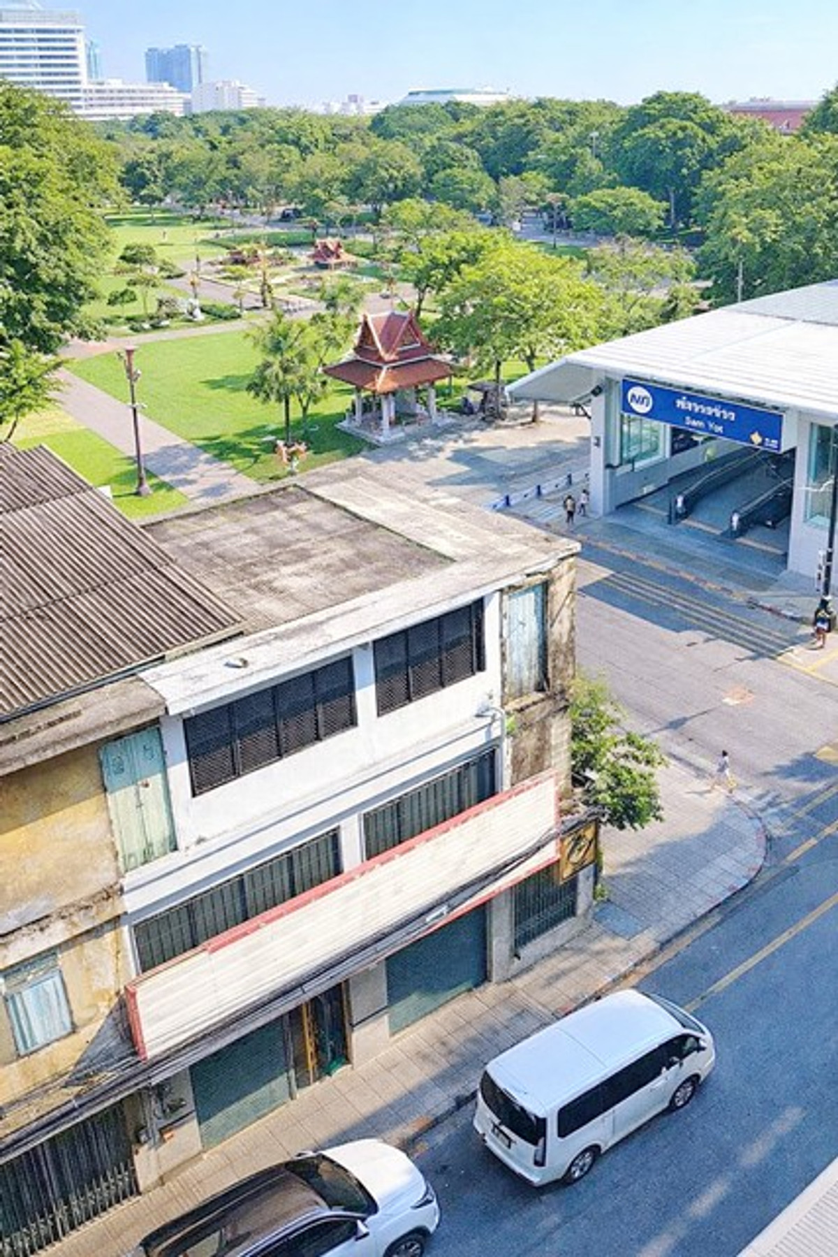 ให้เช่าอาคารพาณิชย์เยาวราช บางลำพู : สวนรมณีนาถ 150ม. MRTสามยอด 650ม.แยกเรือนจำ ดิโอลด์สยาม ไชน่าเวิลด์ 1 กม. อาคาร 3ชั้น 2 คูหา หน้าหลัง 3นอน 3น้ำ ตลาดสำเพ็ง 500 ม. 40ตร.ว.