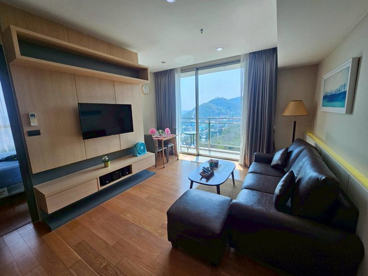 For RentCondoSriracha Laem Chabang Ban Bueng : Condo for rent, sea view, Sriracha, corner unit, ready to move in, Marina Bayfront project.