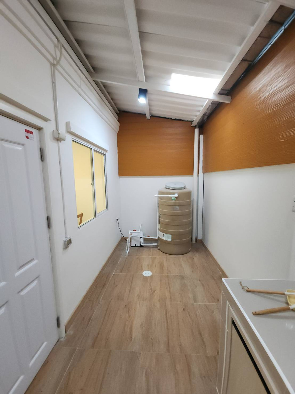 For RentTownhomeRama 2, Bang Khun Thian : Townhome for rent, Pruksa Ville 53/2, near Lotus Rama 2, only 8 minutes.