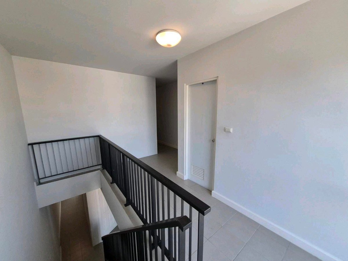 For RentShop HouseBang kae, Phetkasem : Commercial building for rent, 3.5 floors, Siri Avenue Phetkasem 81, 5 bedrooms, 3 bathrooms, 7 air conditioners. Every room, next to Phetkasem Road 81.