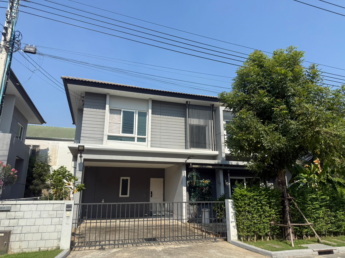 For RentHouseLadkrabang, Suwannaphum Airport : Large detached house for rent, empty house style. Near Suvarnabhumi Airport, near Mega IKEA, near the Yellow Line. Sri Udom and Thap Chang Airport Link