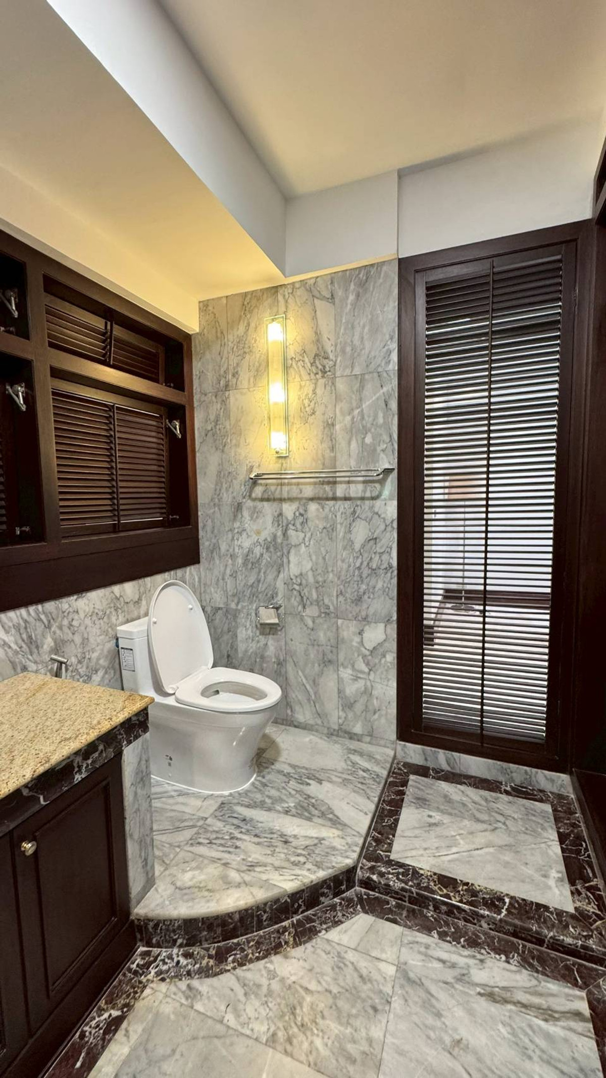 For RentCondoSukhumvit, Asoke, Thonglor : Asoke Towers Condominium Luxury Room for Rent