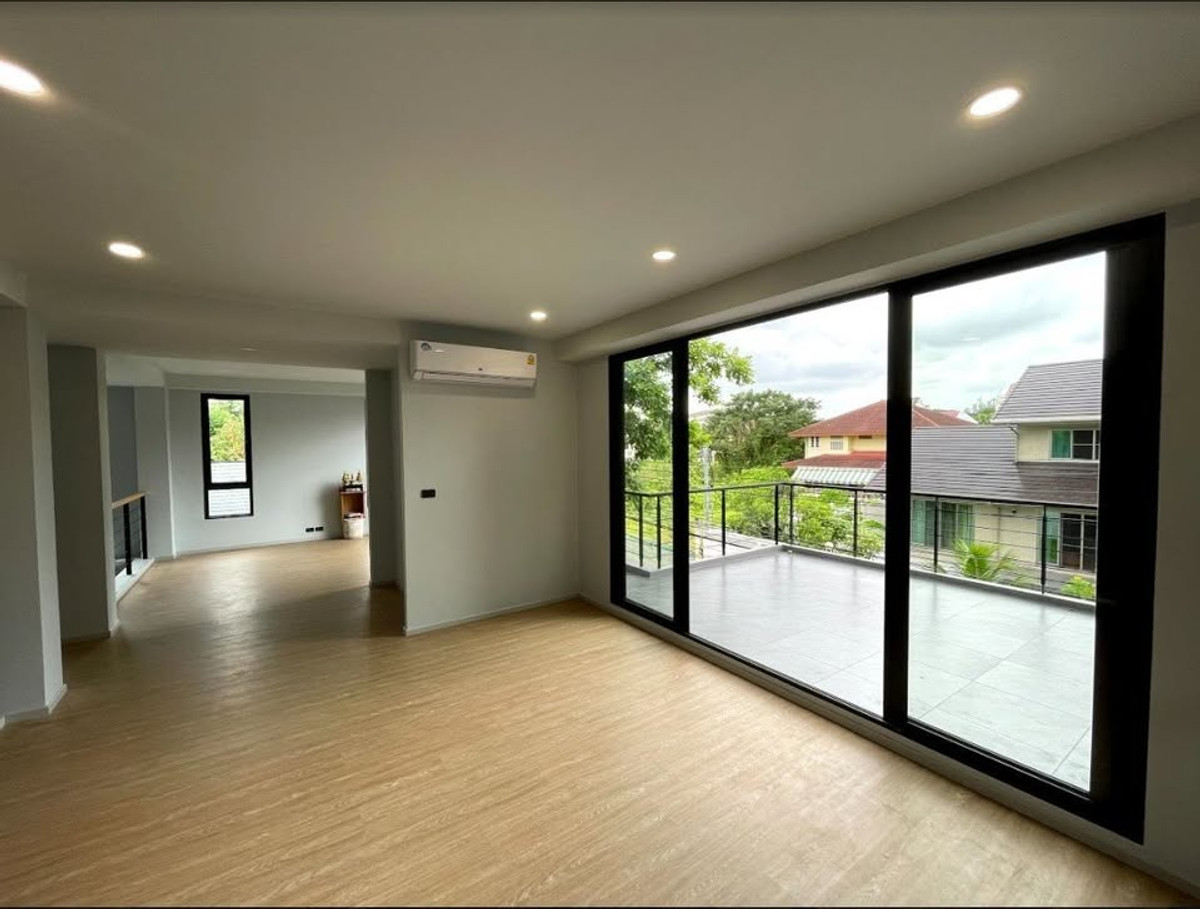 HouseSukhumvit, Asoke, Thonglor : For Sale / Rent – Modern 3-Storey Single House with Private Pool | Sukhumvit 71