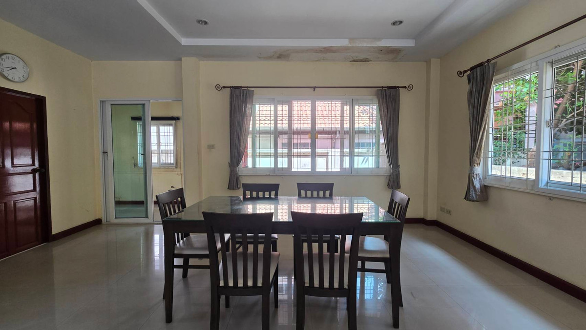 For SaleHousePathum Thani,Rangsit, Thammasat : 2-story detached house for sale, Than Mankong Village 1, Khlong Nueng, Khlong Luang, Pathum Thani, area 54.3 square wah, usable area 193 square meters, 3 bedrooms, 3 bathrooms, parking for 2 cars in the house.