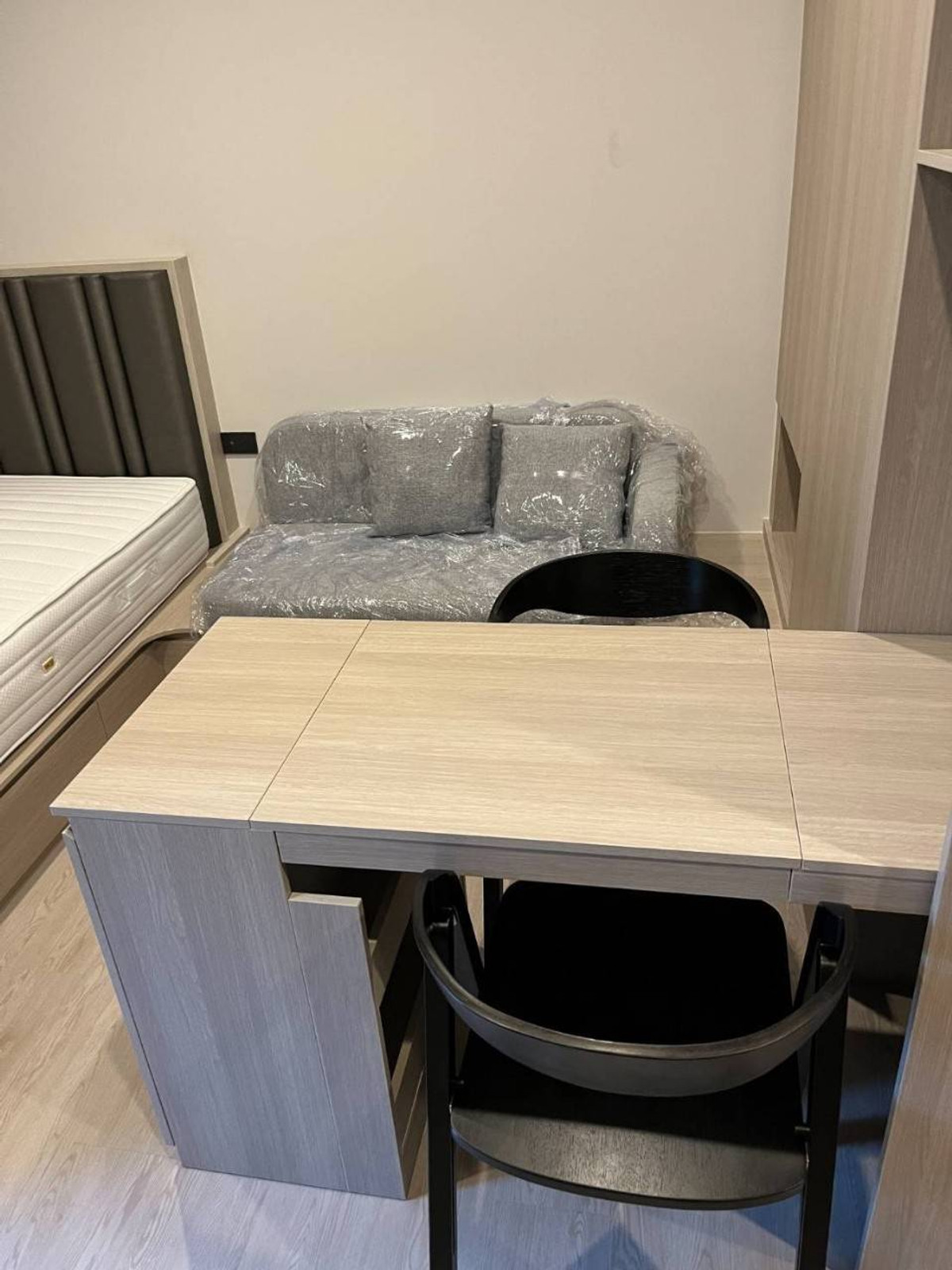 For RentCondoWongwianyai, Charoennakor : Reference Sathorn Wongwianyai, condo next to BTS Wongwian Yai, available for rent, new room, feel free to inquire.