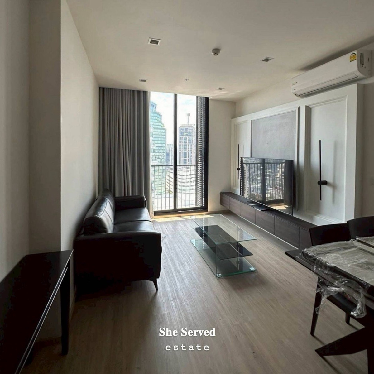 ให้เช่าคอนโดสุขุมวิท อโศก ทองหล่อ : ◈ Noble State 39 ◈ 1 bedroom, 1 bathroom, 1 parking space •Size: 41 sqm | Floor 32 Fully furnished | High floor with Emsphere view