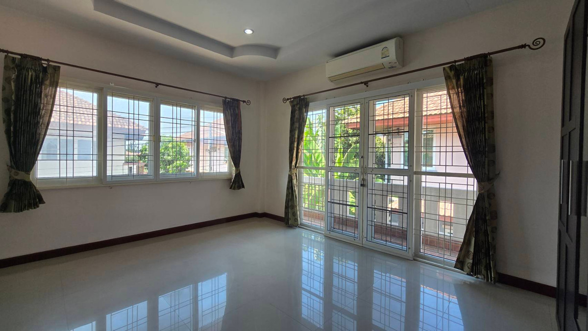 For SaleHousePathum Thani,Rangsit, Thammasat : 2-story detached house for sale, Than Mankong Village 1, Khlong Nueng, Khlong Luang, Pathum Thani, area 54.3 square wah, usable area 193 square meters, 3 bedrooms, 3 bathrooms, parking for 2 cars in the house.