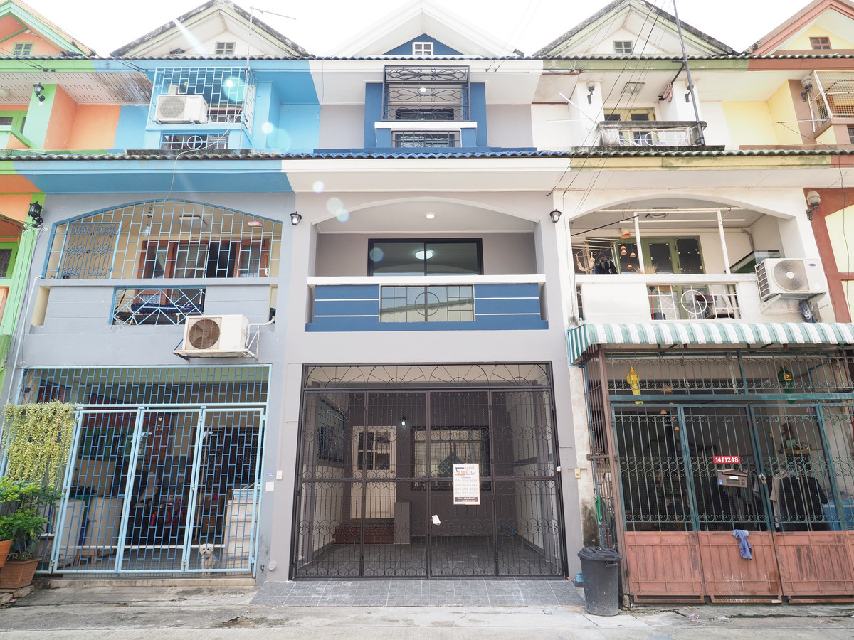 ขายทาวน์โฮมนนทบุรี บางใหญ่ บางบัวทอง : Clearance Sale ลดกระหน่ำ ต่ำกว่าทุน บ้านรีโนเวทใหม่ ขายราคาพิเศษ ทาวน์เฮ้าส์ 3 ชั้น ม.บัวทองธานี ขนาด 16 ตรว. 3 ห้องนอน 3 ห้องน้ำ ตกแต่งใหม่ทั้งหลัง สวยครบ พรีเมี่ยม พร้อมเข้าอยู่ [บางใหญ่-กาญจนาภิเษก]