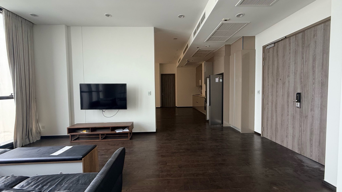 ให้เช่าคอนโดอ่อนนุช อุดมสุข : ว่างด่วน!!! 🏢Whizdom essence 3 ห้องนอน 
ขนาด 202 Sq.m.ชั้นสูง วิวสวย+ห้องแม่บ้าน ทำเลดี 🚝ใกล้BTSปุณณวิถี พร้อมเข้าอยู่!!! 