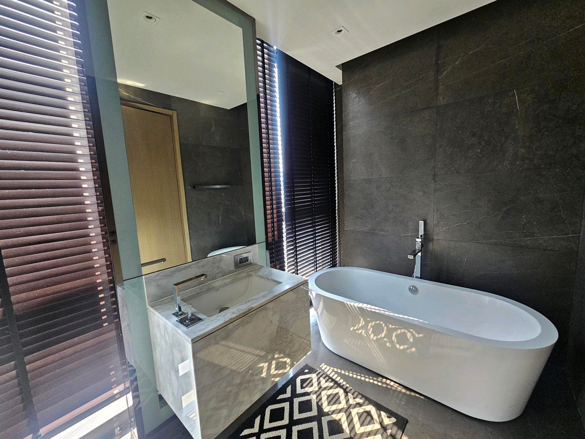 For RentCondoSukhumvit, Asoke, Thonglor : Very beautifully decorated room for rent, 2 bedrooms, 3 bathrooms, The Bangkok Thonglor.