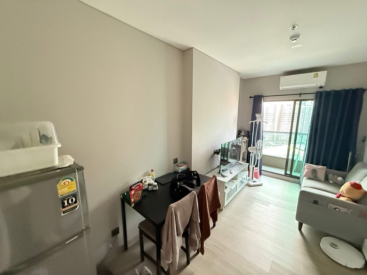 For RentCondoKasetsart, Ratchayothin : 🏢 For rent: Lumphini Park Phahon 32

Beautiful room, good location, convenient travel, suitable for both work and study🍃

💰 Price 13,500 baht / month
✨ Ready to move in