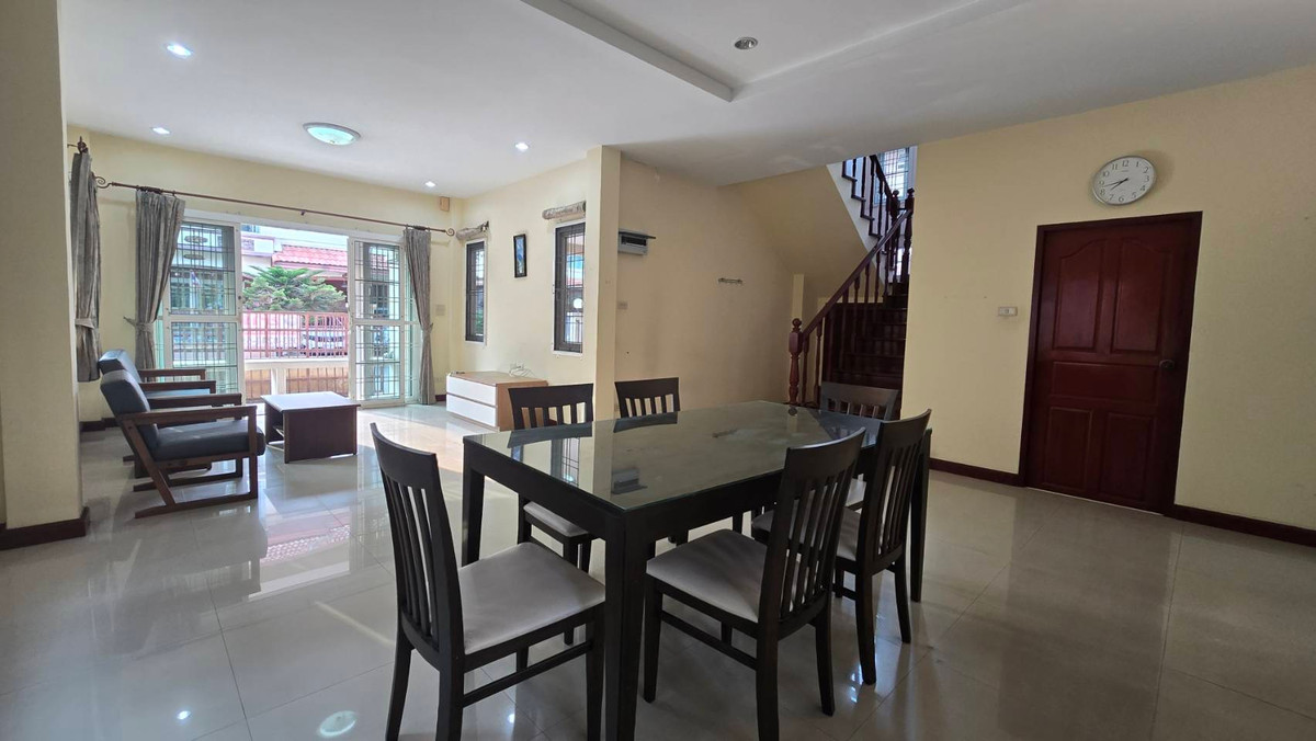 For SaleHousePathum Thani,Rangsit, Thammasat : 2-story detached house for sale, Than Mankong Village 1, Khlong Nueng, Khlong Luang, Pathum Thani, area 54.3 square wah, usable area 193 square meters, 3 bedrooms, 3 bathrooms, parking for 2 cars in the house.
