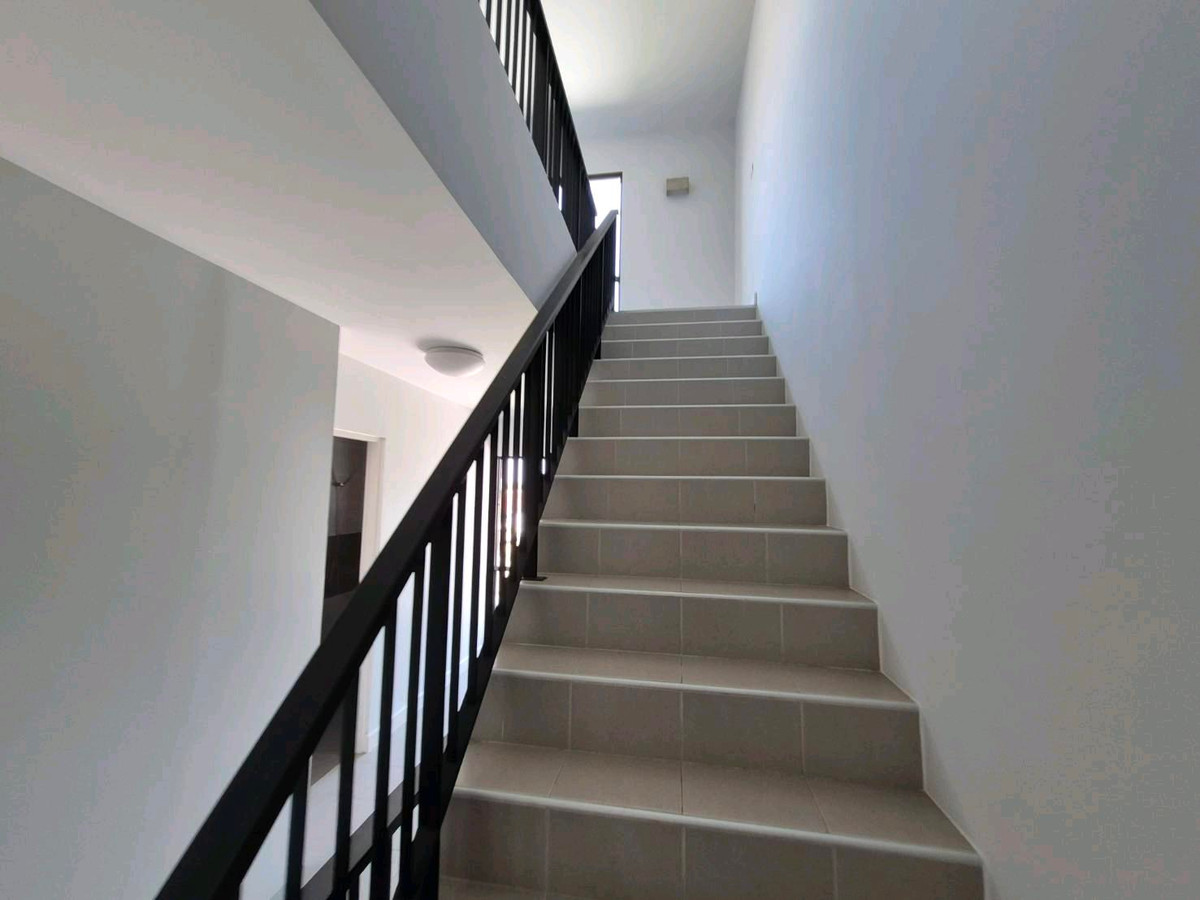 For RentShop HouseBang kae, Phetkasem : Commercial building for rent, 3.5 floors, Siri Avenue Phetkasem 81, 5 bedrooms, 3 bathrooms, 7 air conditioners. Every room, next to Phetkasem Road 81.