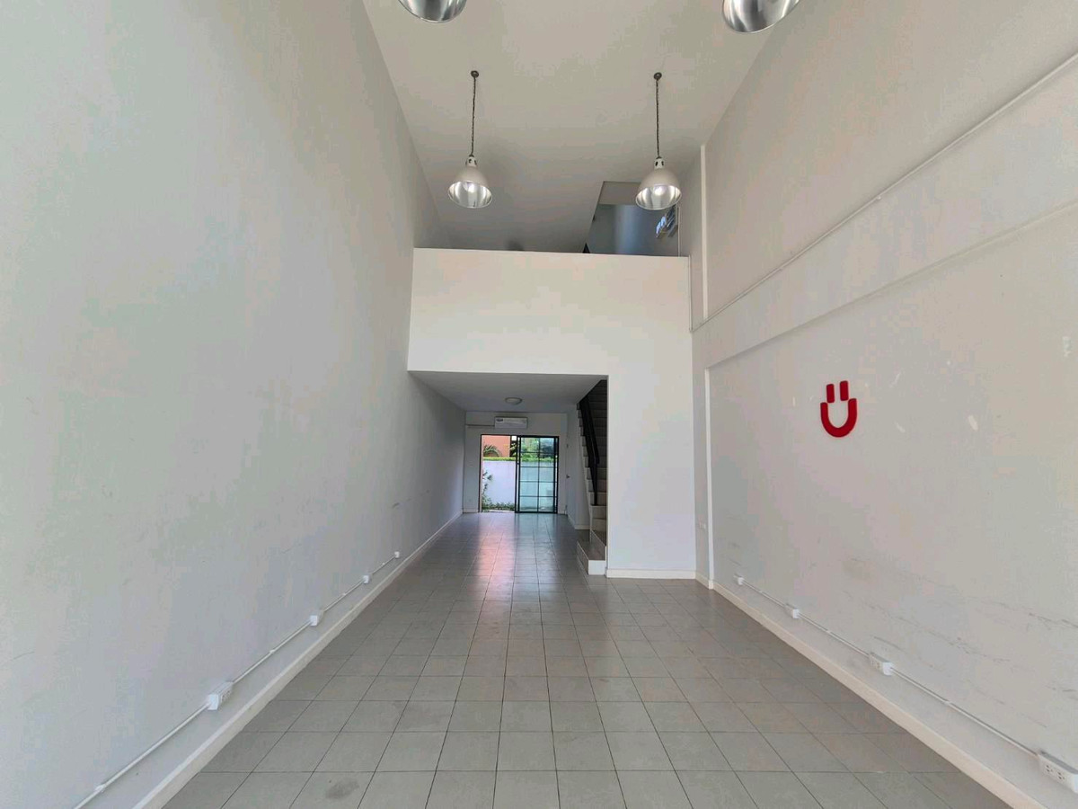 For RentShop HouseBang kae, Phetkasem : Commercial building for rent, 3.5 floors, Siri Avenue Phetkasem 81, 5 bedrooms, 3 bathrooms, 7 air conditioners. Every room, next to Phetkasem Road 81.