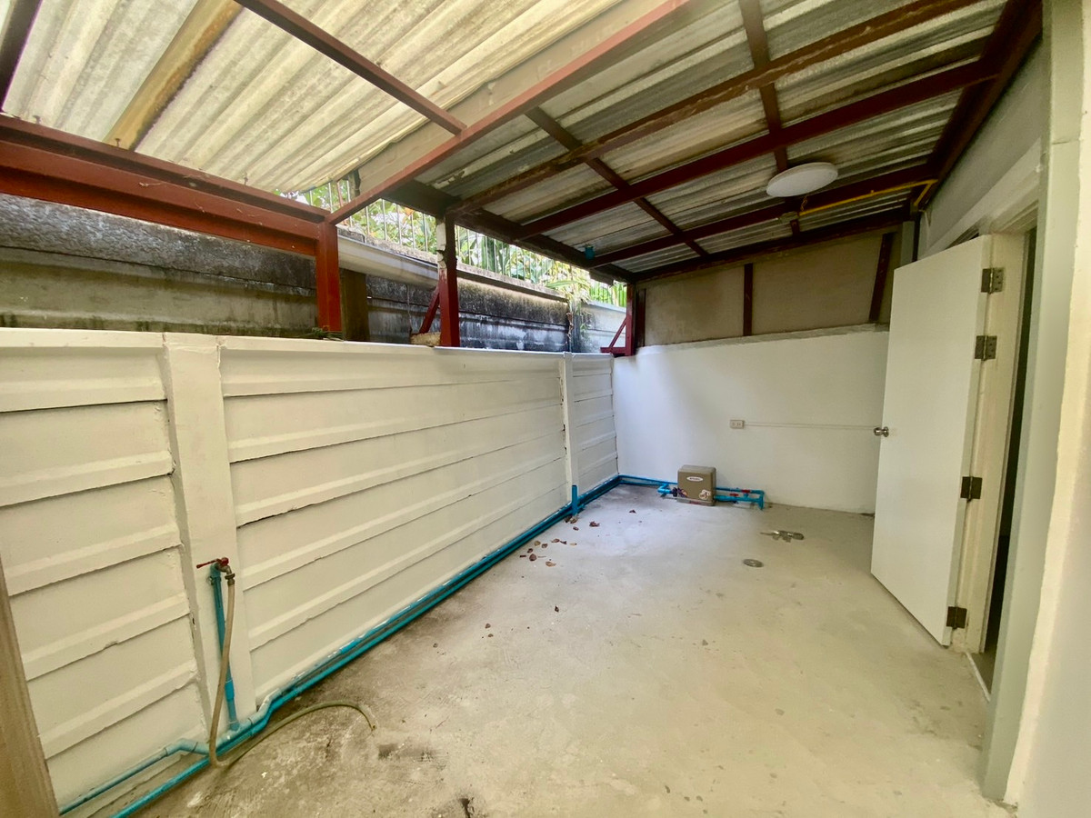 For SaleTownhomePattanakan, Srinakarin : For Sale: 2-Storey Townhome at Pruksa Ville 73 Pattanakarn 38 | Wide Frontage | Extra Space | Design It Your Way