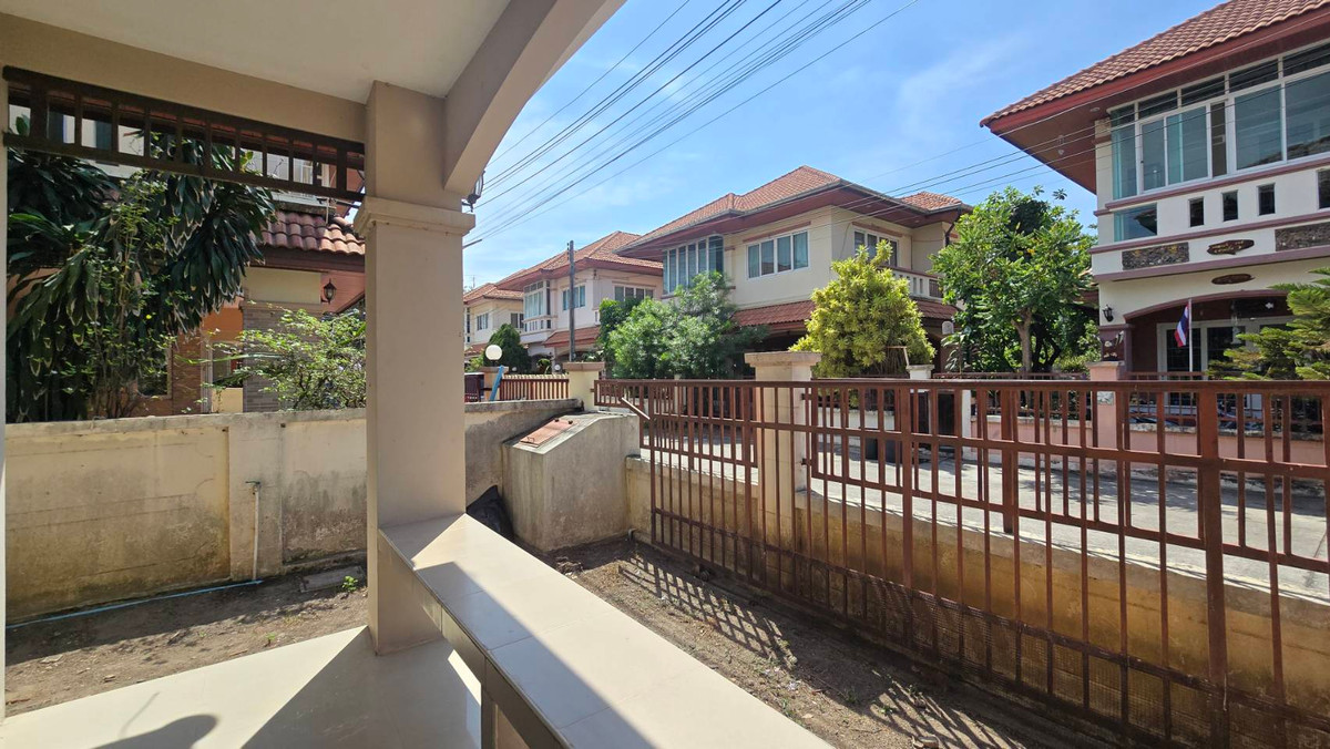 For SaleHousePathum Thani,Rangsit, Thammasat : 2-story detached house for sale, Than Mankong Village 1, Khlong Nueng, Khlong Luang, Pathum Thani, area 54.3 square wah, usable area 193 square meters, 3 bedrooms, 3 bathrooms, parking for 2 cars in the house.
