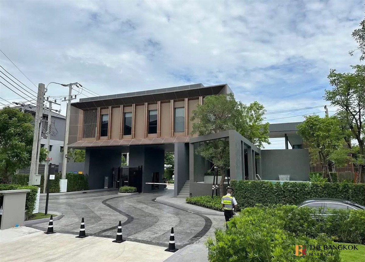 For RentHouseOnnut, Udomsuk : Baan Klang Muang The Edition Sukhumvit-Onnut 🏡 Fully furnished home, move-in ready, in a peaceful and private atmosphere 🌿