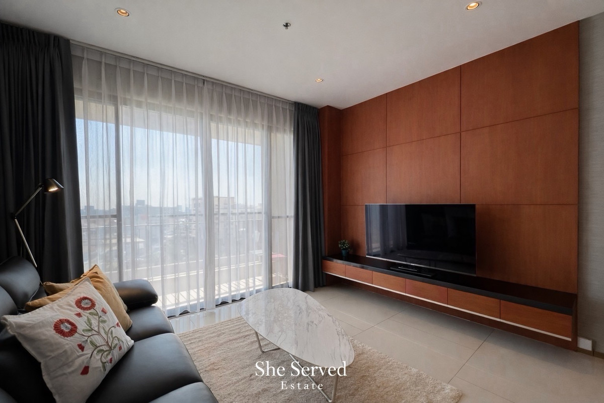 ให้เช่าคอนโดสุขุมวิท อโศก ทองหล่อ : ◈ Emporio Place ◈ 8th Floor • Size: 65 sq.m. • 1 Bedroom, 1 Bathroom with Bathtub • Balcony
